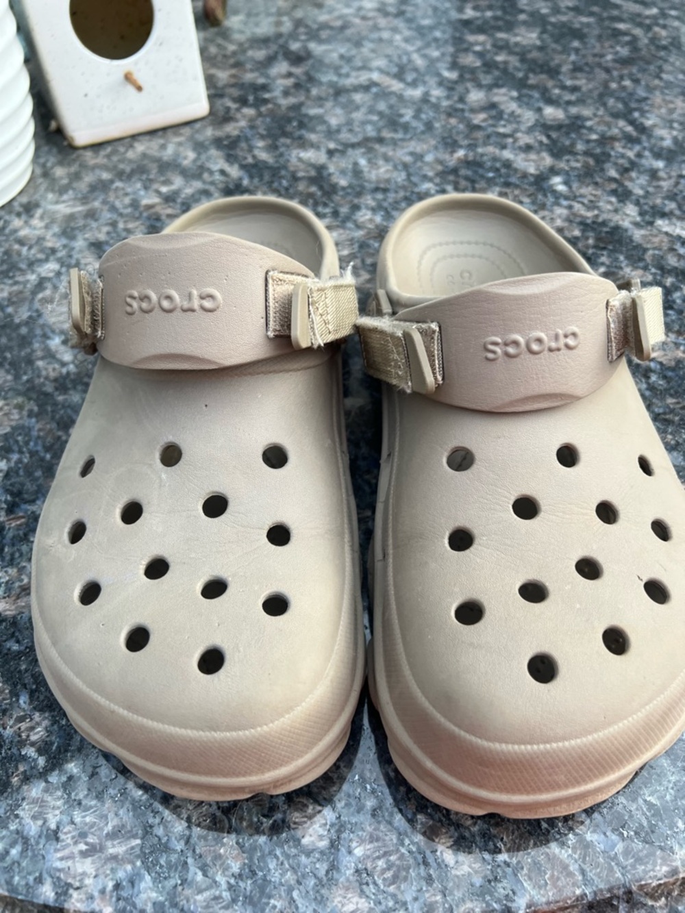Crocs Unisex M/8 W/10 Duet Max II 2 Clog Stucco Beige Casual Sandal